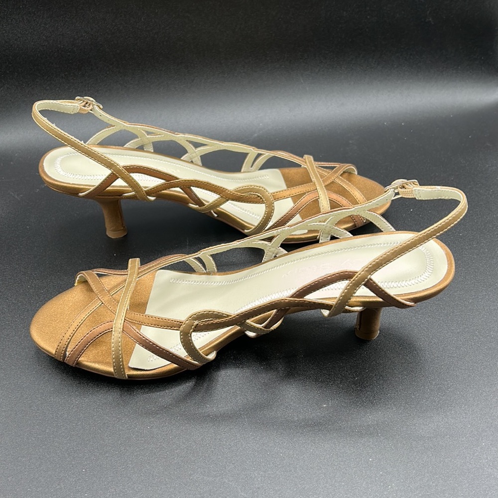 Easy Step Sandals, New in Original Box, Strappy kitten heel - Bronze SZ 8.5M - Picture 8 of 13